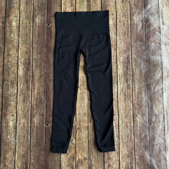 🖤 Spanx Look at Me Now Seamless Leggings 🖤 - Picture 4 of 4